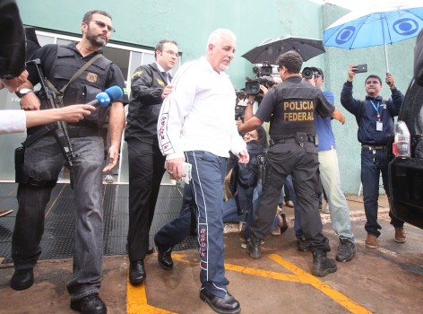 23-10-2015 - Henrique Pizzolato sai do IML e vai para a Papuda. Foto: André Dusek/Estadão
