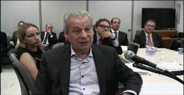 O ex-ministro José Dirceu durante interrogatório do juiz Sérgio Moro