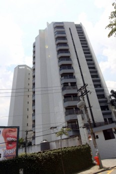 Edifício Hill , em São Bernardo do Campo, onde a Polícia Federal fez buscas em dois apartamentos ocupados pelo ex-presidente Lula