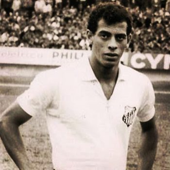 Carlos Alberto Torres no início da carreira, no Santos. Foto: Reprodução/Facebook