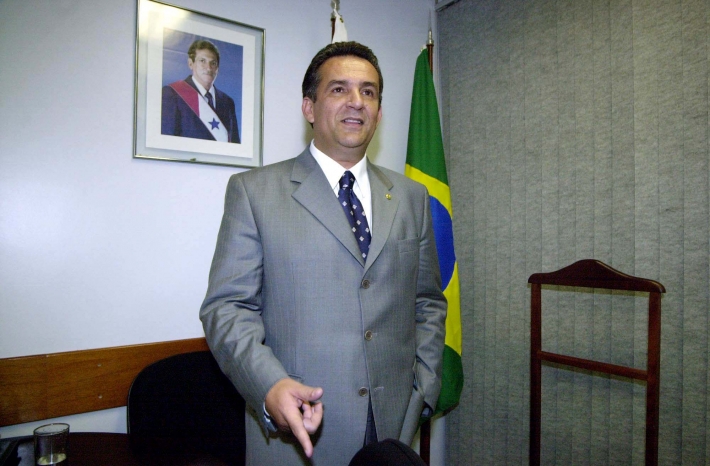 Luiz-Ot%C3%A1vio-2003-dida.jpg